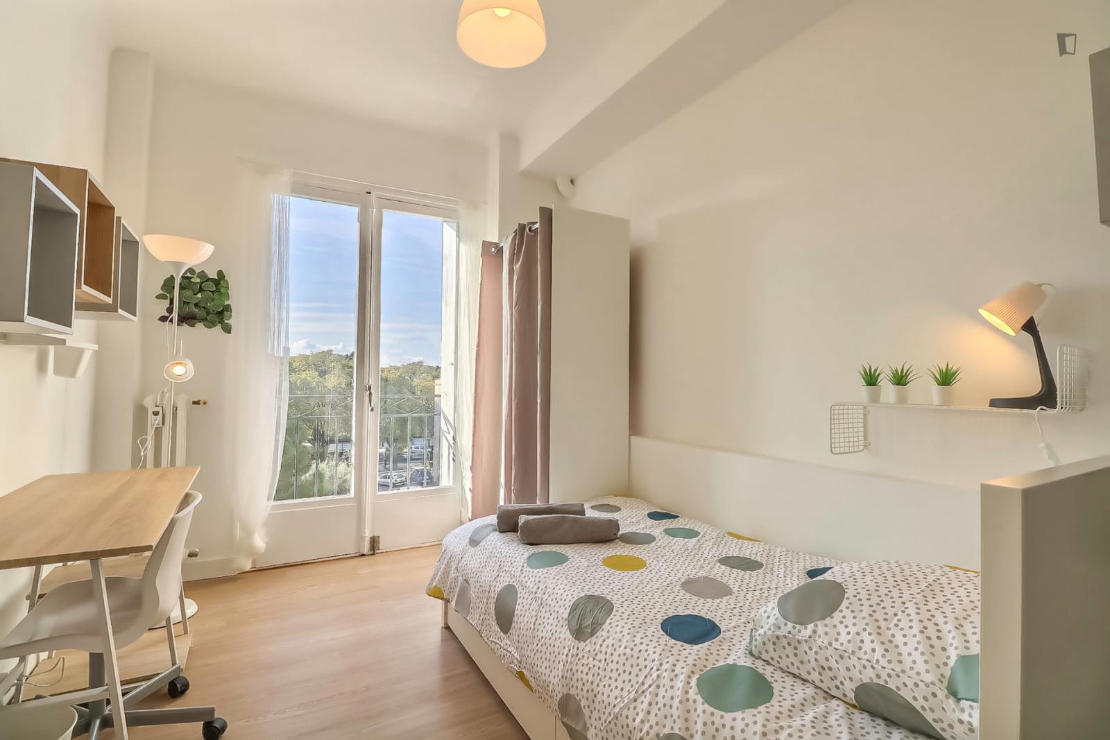  Very Cool Single Bedroom In The Centre Of Nimes  -  Very cool single bedroom in the centre of Nimes  - Gallery -  1