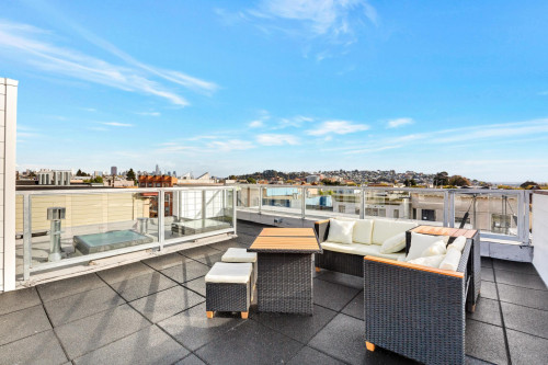South Van Ness Home - Gallery - 9