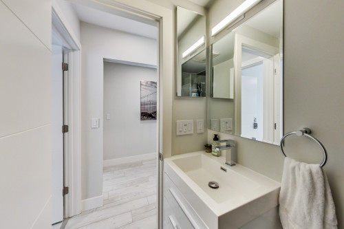 South Van Ness Home - Gallery - 13