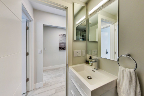 South Van Ness Home - Gallery - 66