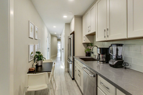 South Van Ness Home - Gallery - 71
