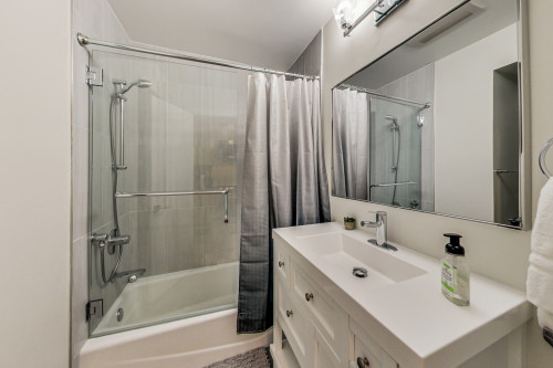 South Van Ness Home - Gallery - 15