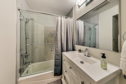 South Van Ness Home - Gallery - 68