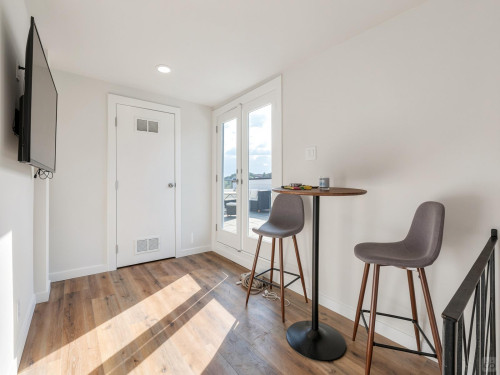 South Van Ness Home - Gallery - 20