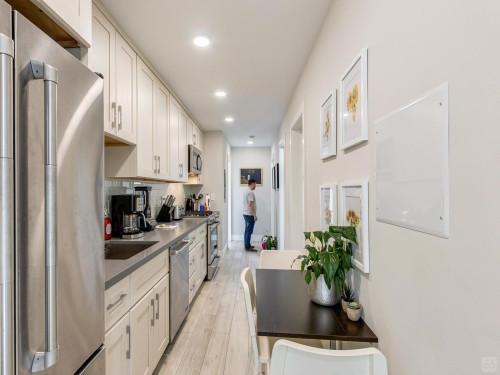 South Van Ness Home - Gallery - 27