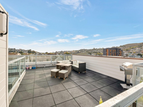 South Van Ness Home - Gallery - 33