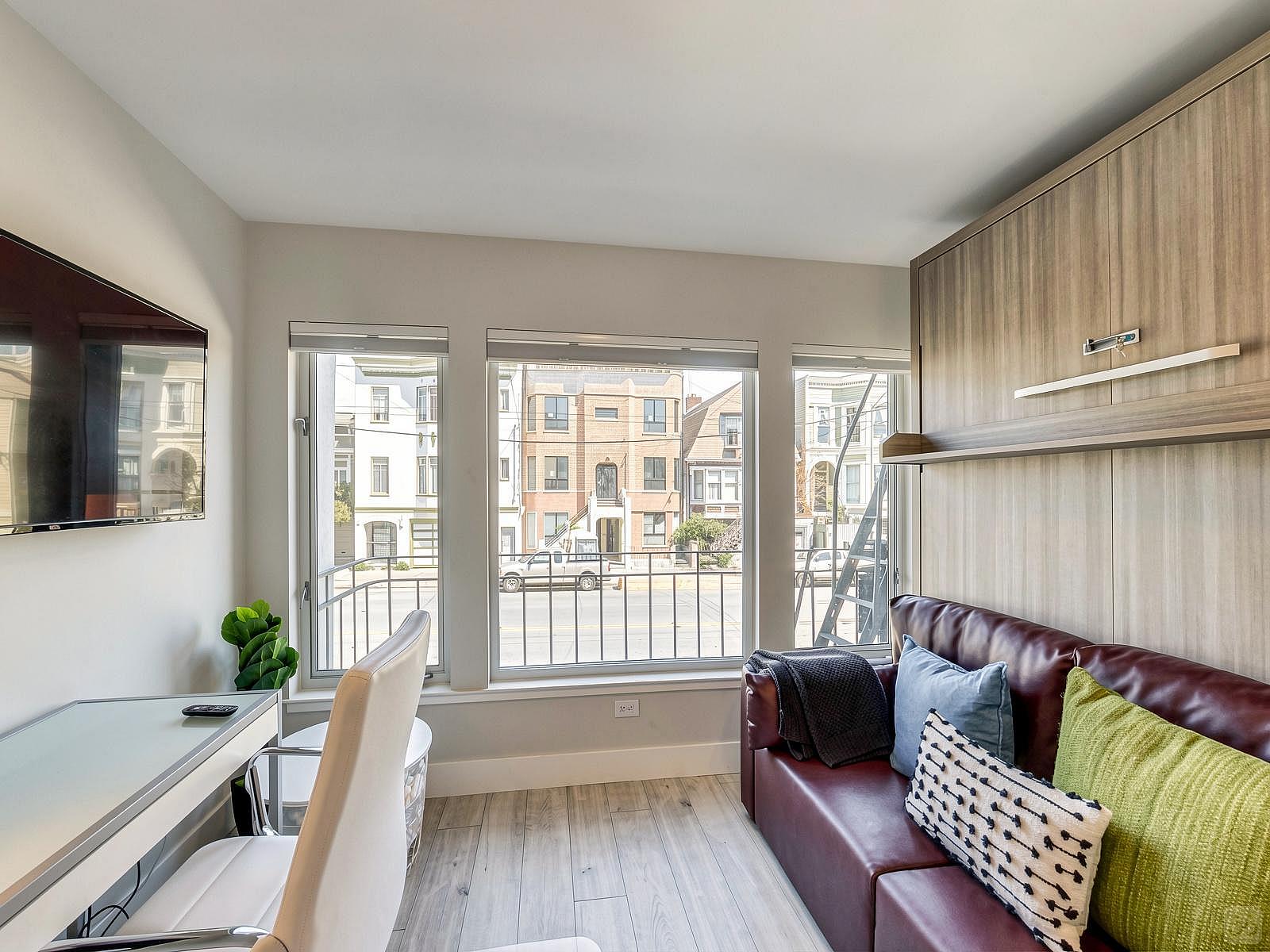  Regular Size Room  -  Stunning Bright Apt. w/ Terrace + BBQ  - Gallery -  63