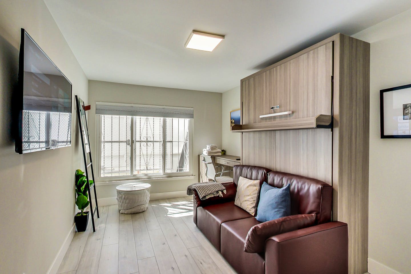 Master Bedroom With Private Bathroom - Stunning Bright Apt. w/ Terrace + BBQ - Gallery - 10