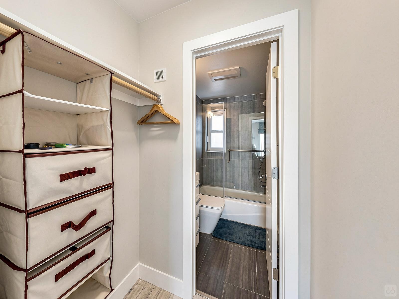 Master Bedroom With Private Bathroom - 51