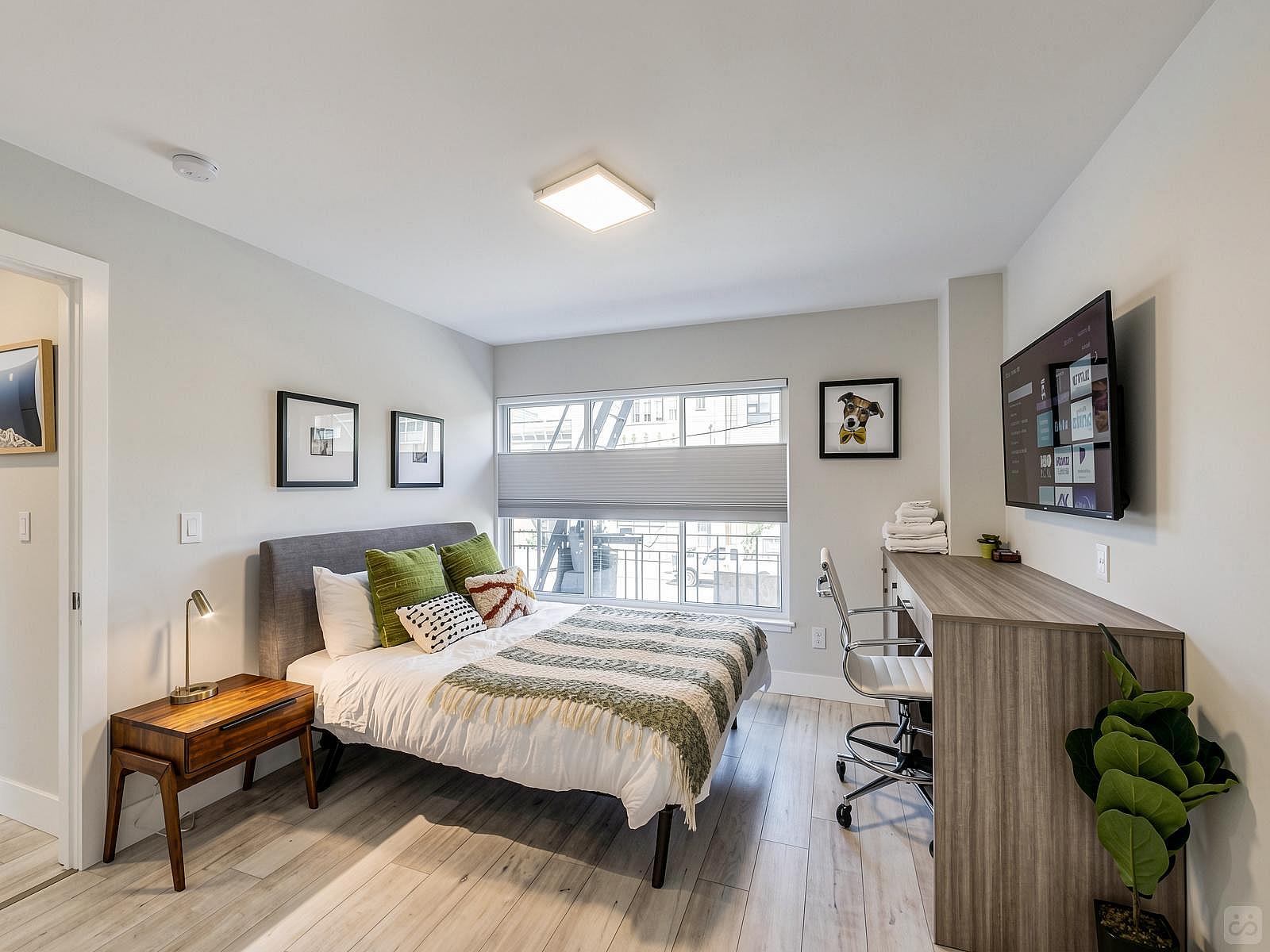 Master Bedroom With Private Bathroom - Stunning Bright Apt. w/ Terrace + BBQ - Gallery - 49