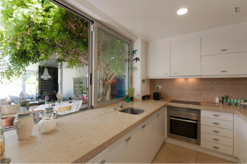 Luxury 3 Bedroom House close to Penedo Beach