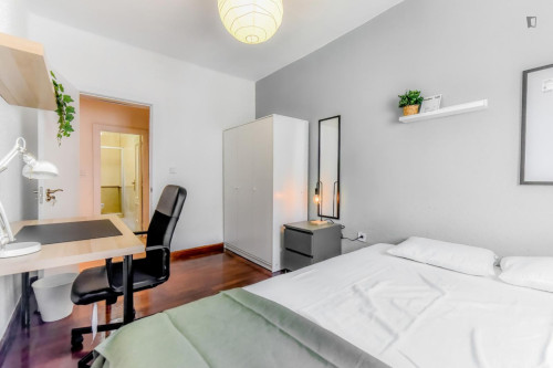 Appealing single bedroom