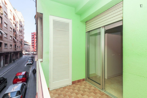 Great looking single bedroom in a property with balcony - Gallery - 18