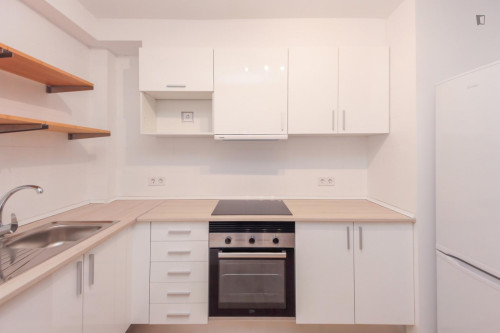 Great looking single bedroom in a property with balcony - Gallery - 22