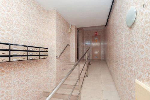 Great looking single bedroom in a property with balcony - Gallery - 17