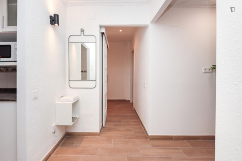 Attractive single bedroom