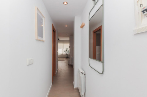 Appealing single bedroom with balcony