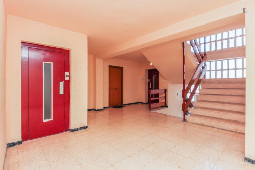 Attractive single bedroom with balcony