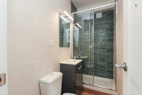 Attractive single bedroom with balcony - Gallery - 20