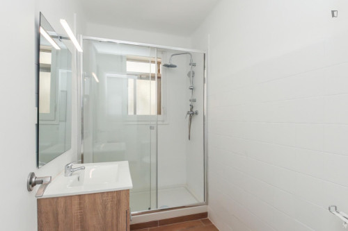 Attractive single bedroom with balcony - Gallery - 23