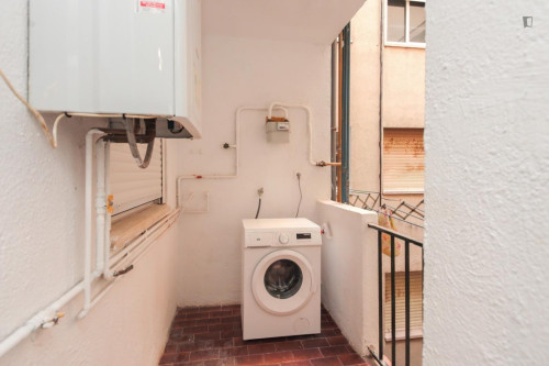 Attractive single bedroom