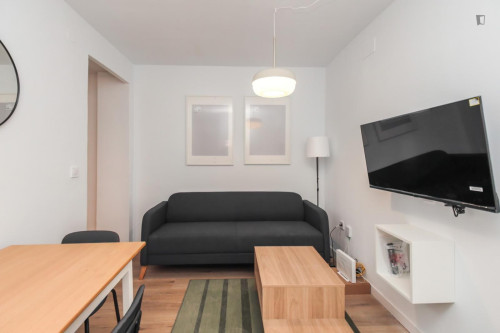 Attractive single bedroom