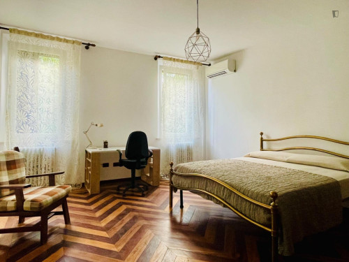 Single Bedroom in a Villa with outdoor area - Gallery - 12