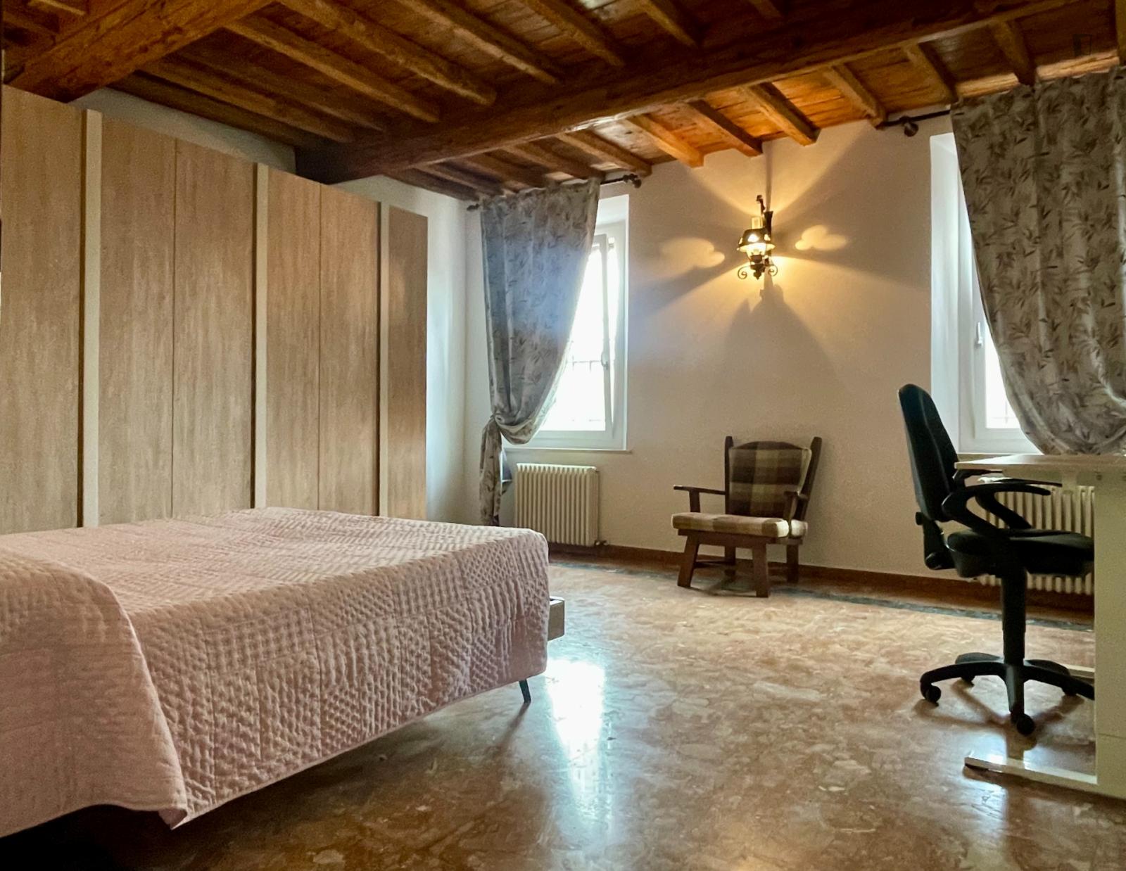 Single Bedroom In A Beautiful Villa With Outdoor Area - Single Bedroom in a beautiful Villa with outdoor area - Gallery - 1