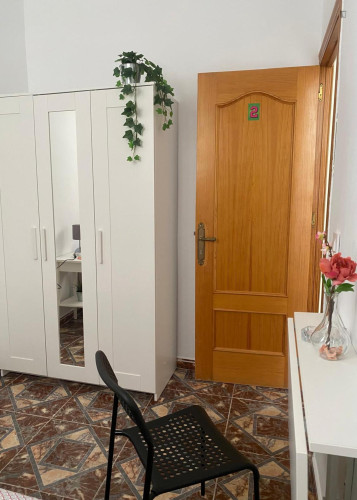 Single Bedroom In A 4-Bedroom Flat Close To Puerta De Purchena