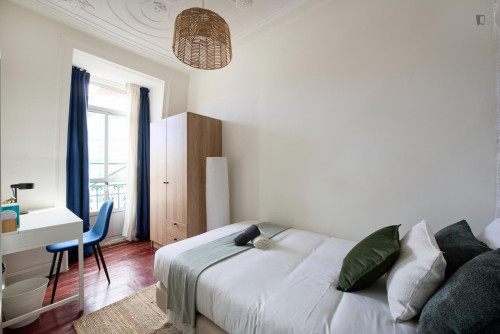 Charming double bedroom in Arroios