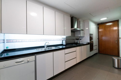 Stunning Spacious Complex w/ Pool near Balmoral Plaza