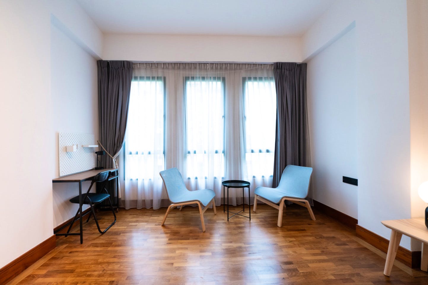  Private Room With Ensuite Bathroom (Suite)  -  Stunning Spacious Complex w/ Pool near Balmoral Plaza  - Gallery -  11