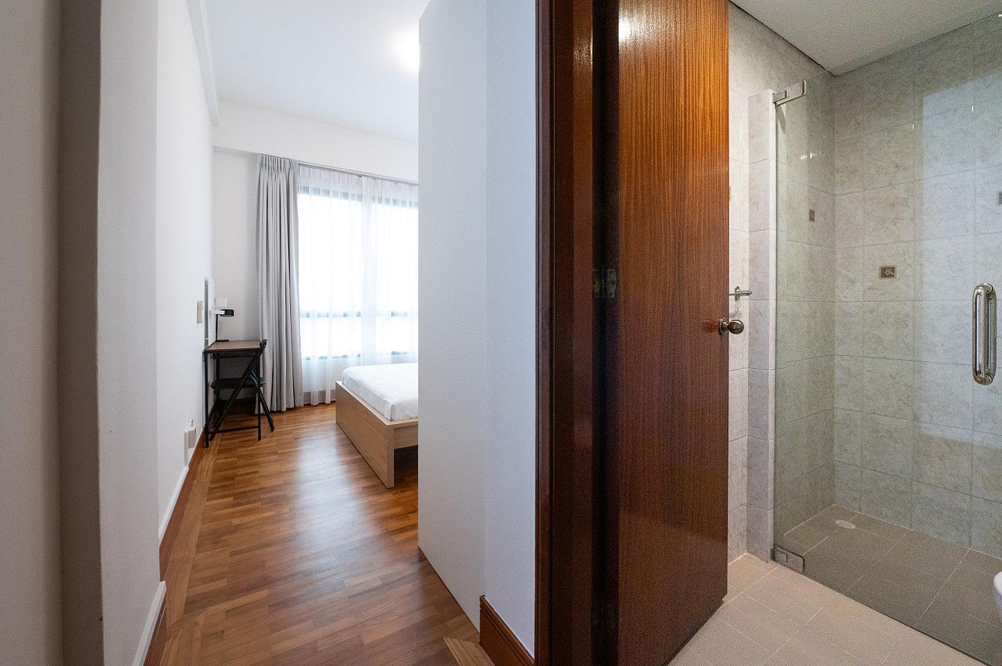  Private Room With Ensuite Bathroom (Master)  -  Stunning Spacious Complex w/ Pool near Balmoral Plaza  - Gallery -  21