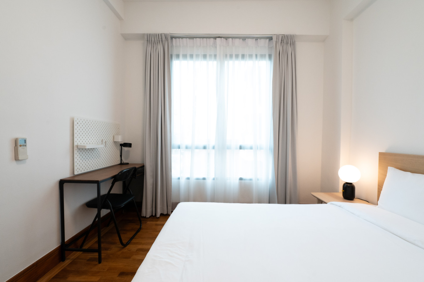  Private Room With Ensuite Bathroom (Master)  -  Stunning Spacious Complex w/ Pool near Balmoral Plaza  - Gallery -  16