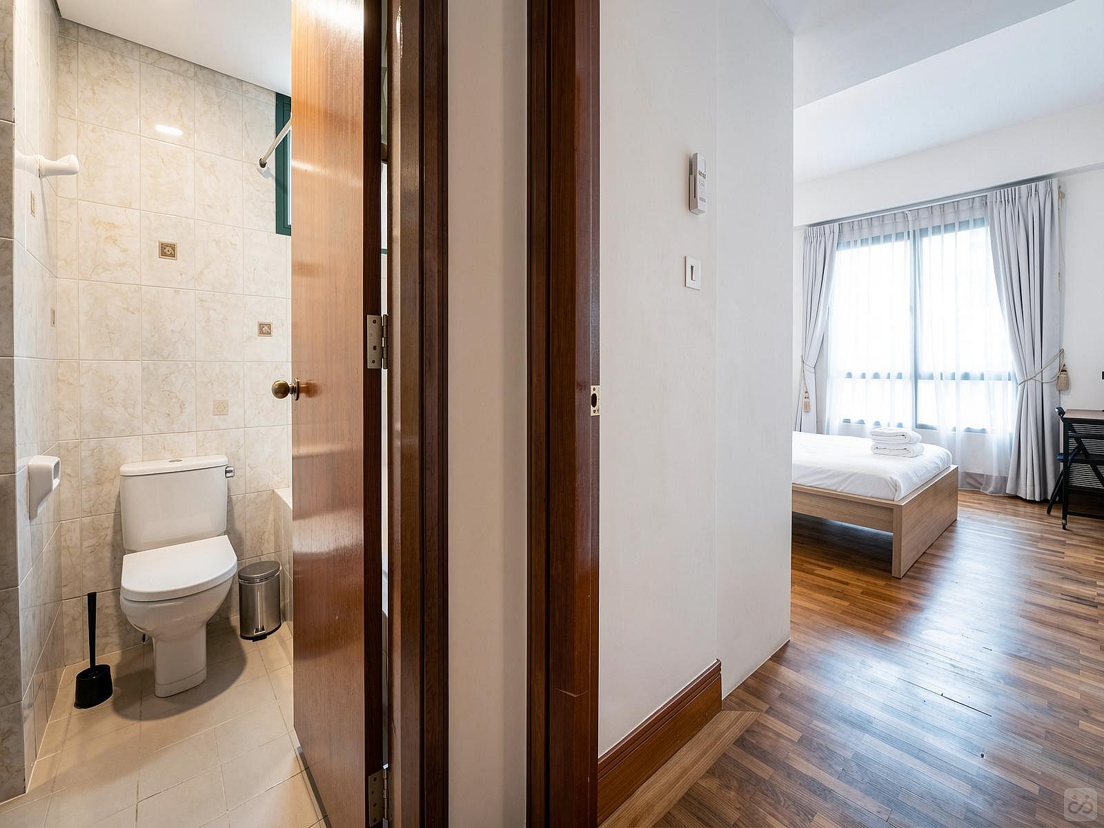  Private Room With Private Bathroom (Junior Master)  -  Stunning Spacious Complex w/ Pool near Balmoral Plaza  - Gallery -  34