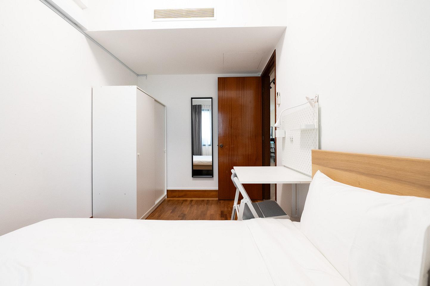 Private Room With Shared Bathroom (Regular) - Stunning Spacious Complex w/ Pool near Balmoral Plaza - Gallery - 26