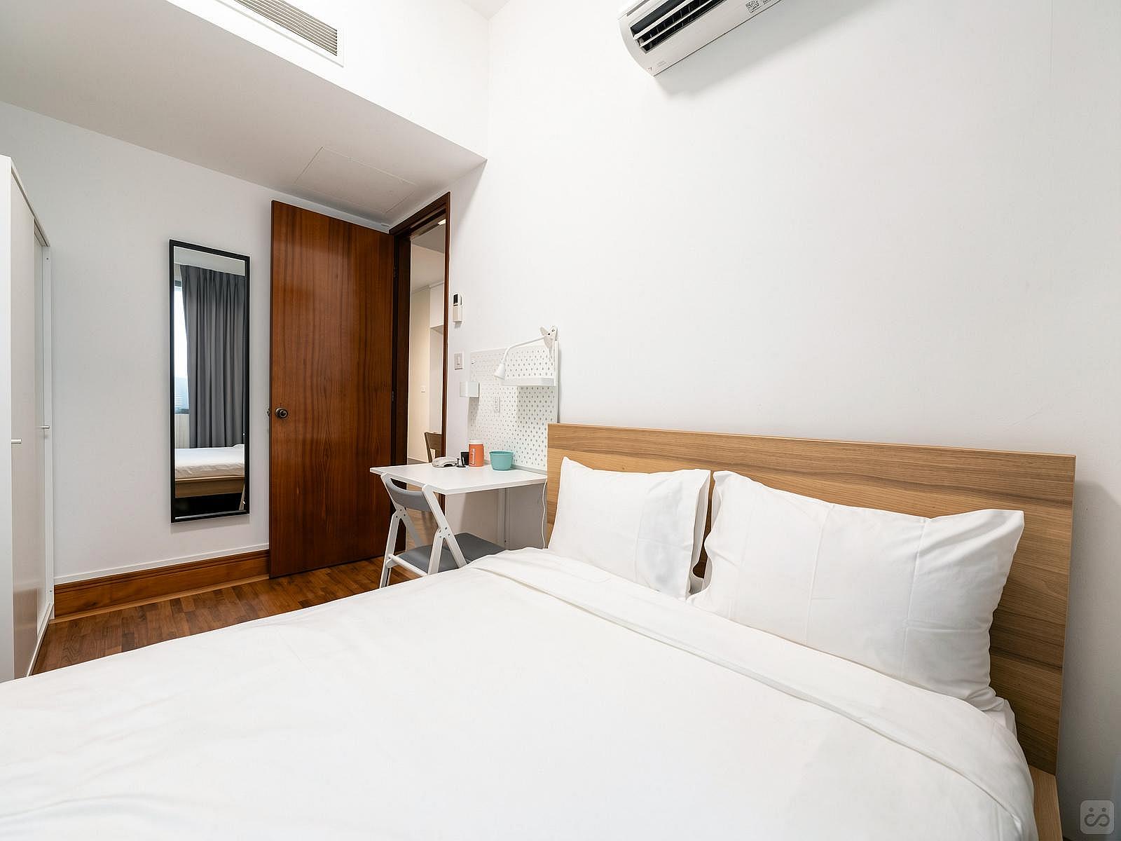 Private Room With Shared Bathroom (Regular) - Stunning Spacious Complex w/ Pool near Balmoral Plaza - Gallery - 37