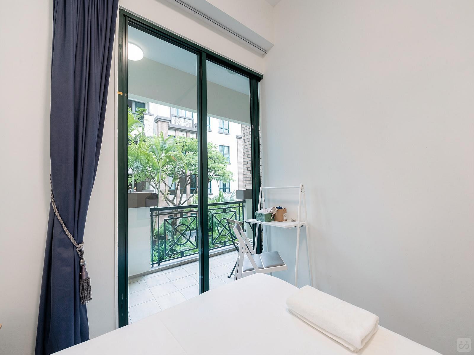 Private Room With Shared Bathroom (Regular) - Stunning Spacious Complex w/ Pool near Balmoral Plaza - Gallery - 42