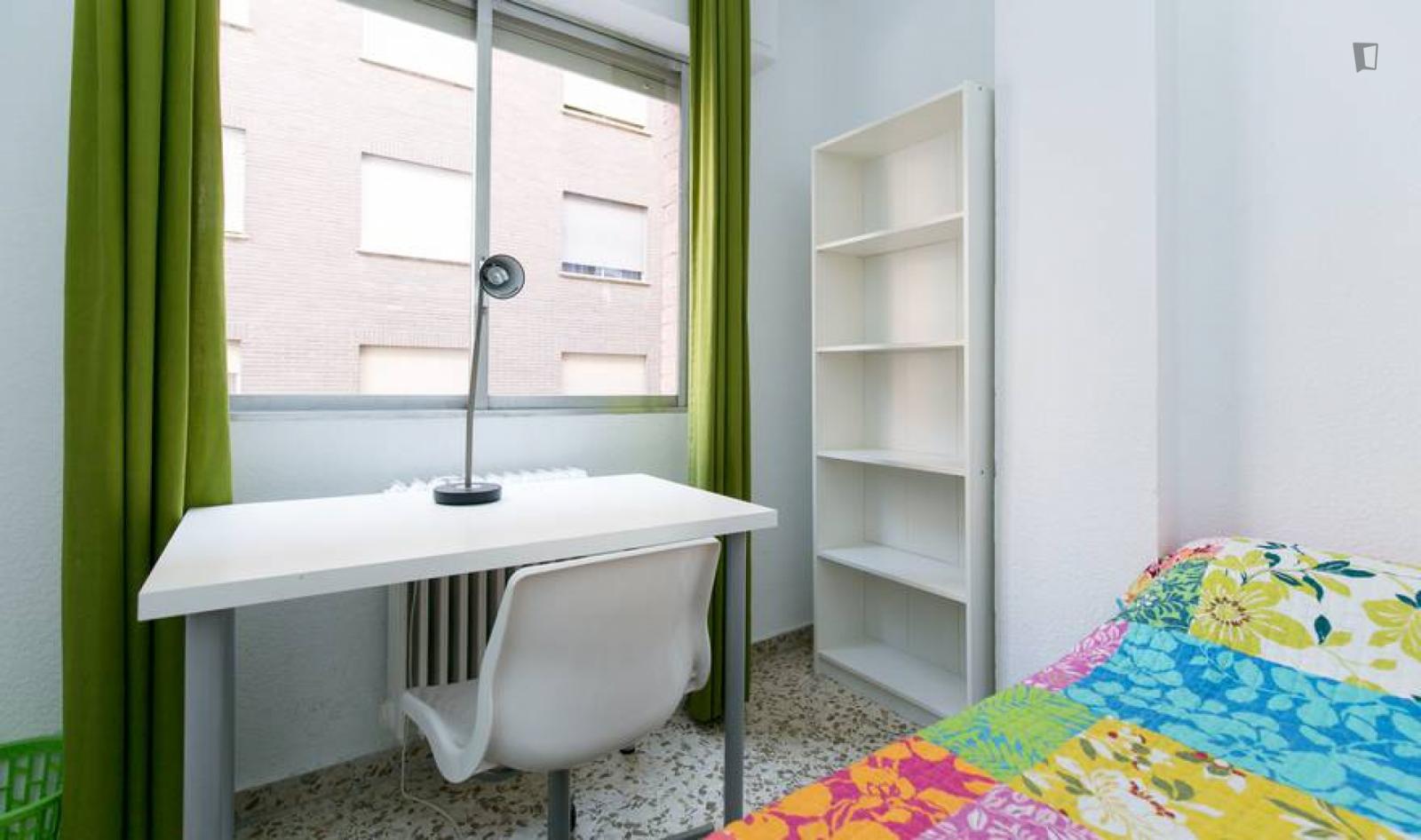 Nice Double Bedroom In Urban Location Near The Parque Federico García Lorca - 1