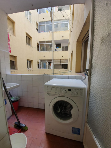 Cute double bedroom in shared flat near the Parque Federico García Lorca - Gallery - 2