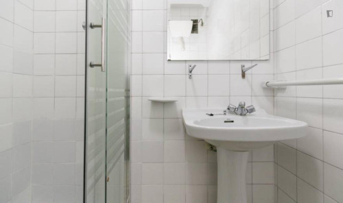 Cute double bedroom in shared flat near the Parque Federico García Lorca - Gallery - 8