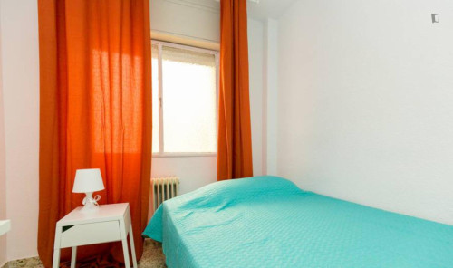 Cute double bedroom in shared flat near the Parque Federico García Lorca