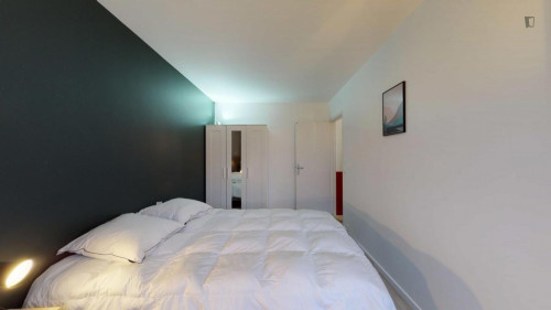 Luminous double bedroom in Les Mourinoux