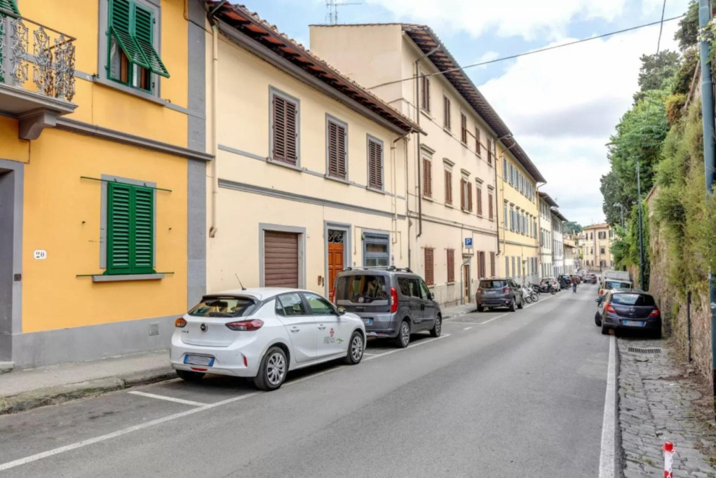 Attractive 3-bedroom apartment in Due Strade