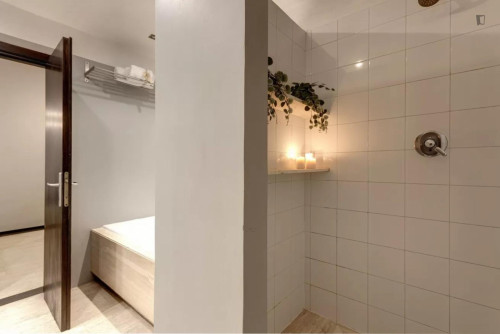 Inviting 1-bedroom apartment in the Duomo area