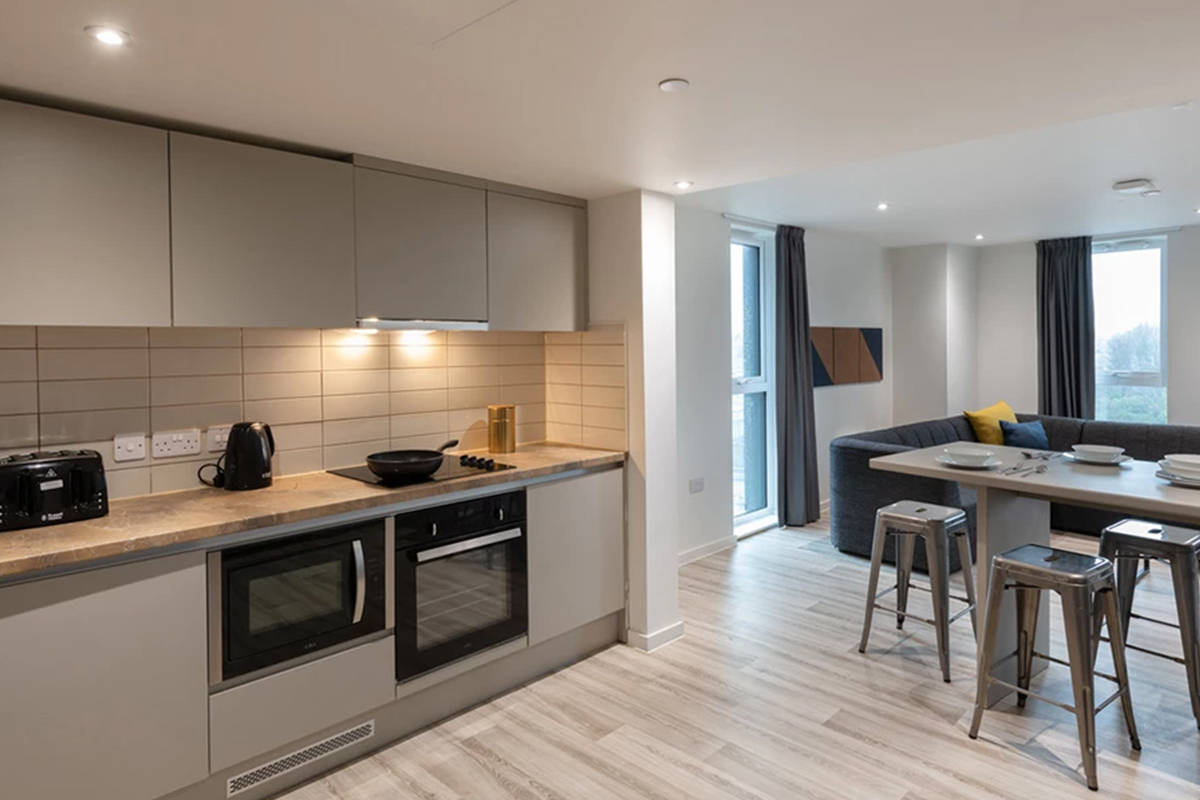  Bronze En-Suite (Standard Fitting) - Standard View | Lower Level  -  Go Britanya - Ealing Residence  - Gallery -  1