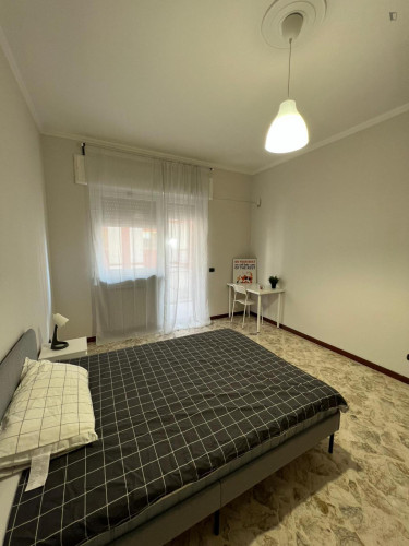 Inviting single bedroom near Quintino Sella metro