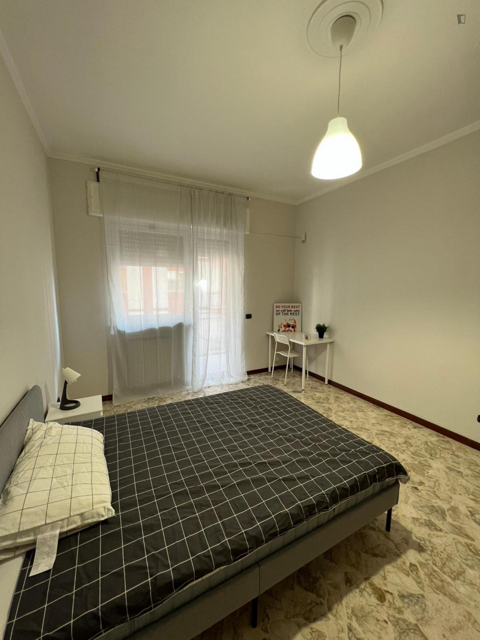 Inviting Single Bedroom Near Quintino Sella Metro - Inviting single bedroom near Quintino Sella metro - Gallery - 1