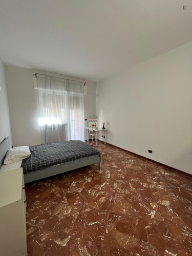 Comfy single ensuite bedroom near the Quintino Sella train station