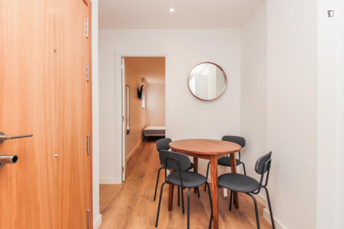 Great looking single bedroom with balcony and outside area - Gallery - 17